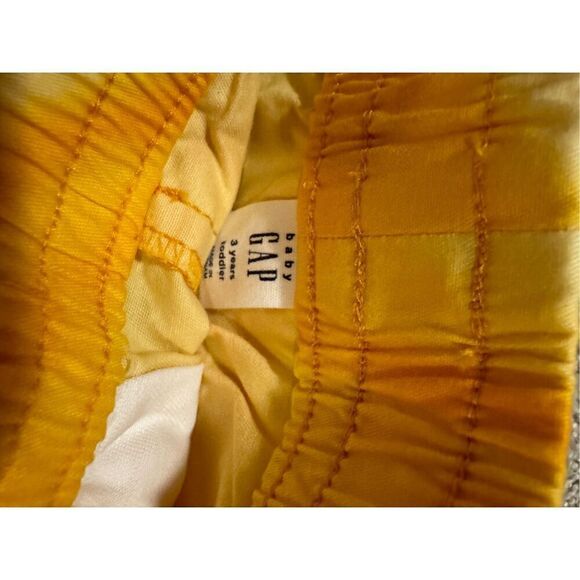 Gap yellow tie dye Boys 3T shorts. New without tags - Picture 2 of 3